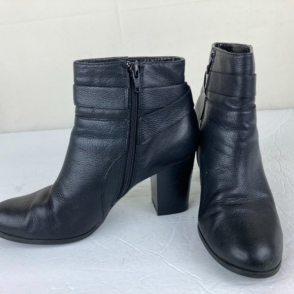COLE HAAN Womens Sz 8 Black Leather Ankle Boots Block Heels Side Zip Buckle - Picture 7 of 13